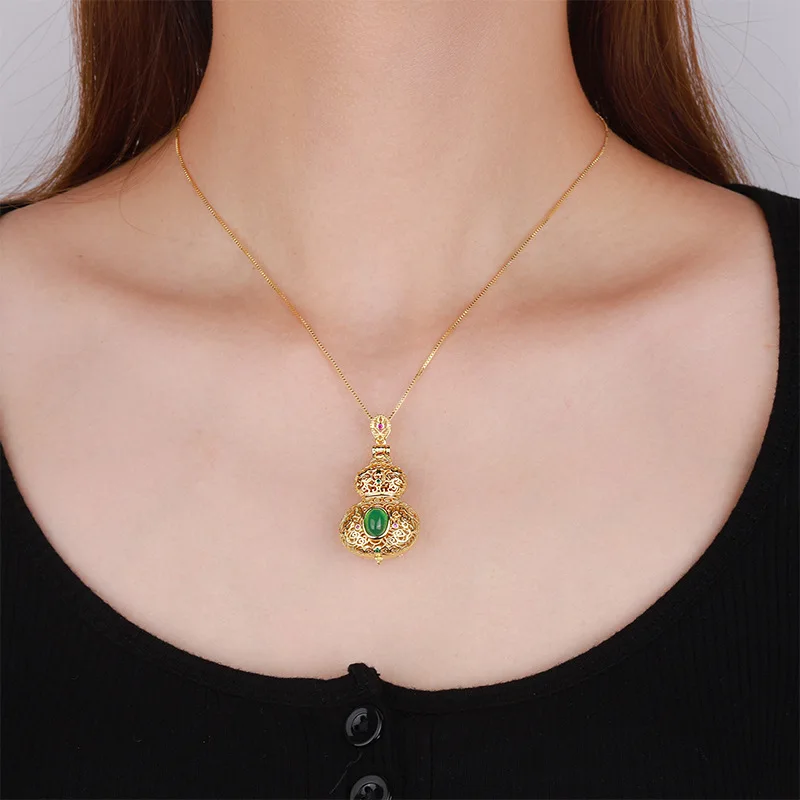 Jewelry Inlaid Green Chalcedony Gold Hollow Gourd Necklace Dignified Pendant Main Stone 6*8