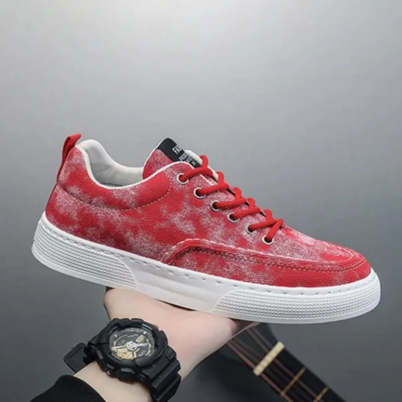

2026 New Low Top Breathable Lightweight Casual Flat Sole Shoes Fashion Men's Retro Canvas Sneakers Students Comfortable Autumn