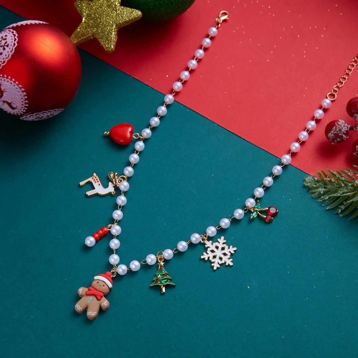 Weihnachts-Halskette mit Lebkuchenmann, Weihnachtsbaum, Hirsch, Schneeflocke, simulierten Perlen für Damen und Herren, Weihnachtsmann-Glocken, Choker, Party-Schmuck – Detail 21