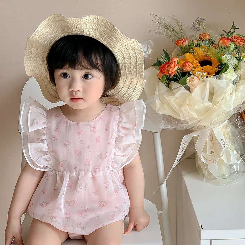 

2024 Summer Newborn Baby Girl Romper Fragmented Flower Flying Sleeve Thin Boutique Bodysuit Infant Girl Jumpsuit Include Hat