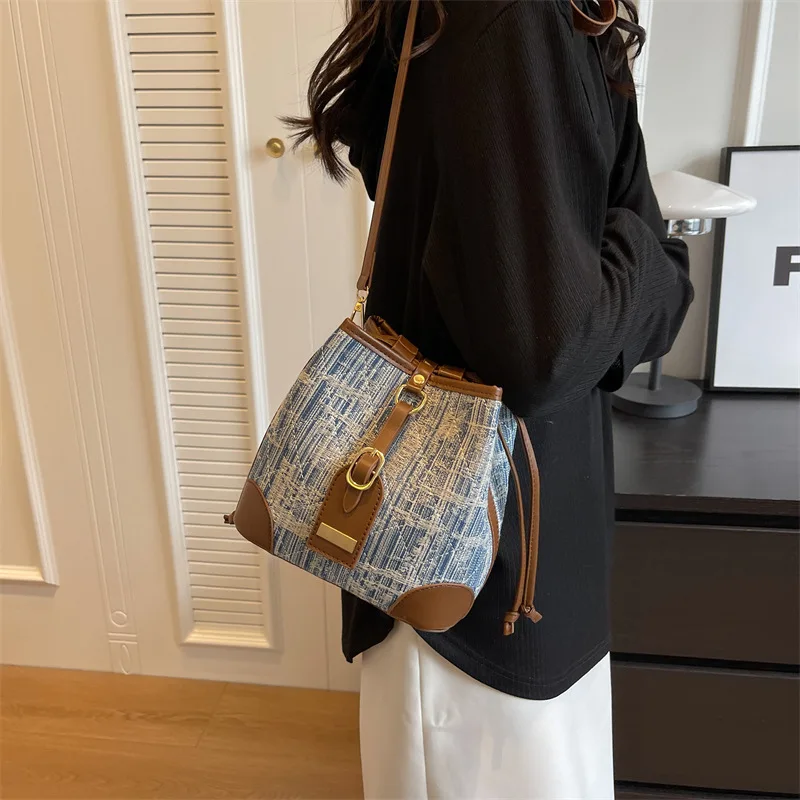 2023 New Fashion Trend Denim with PU one Shoulder Crossbody Bucket Bag For Women