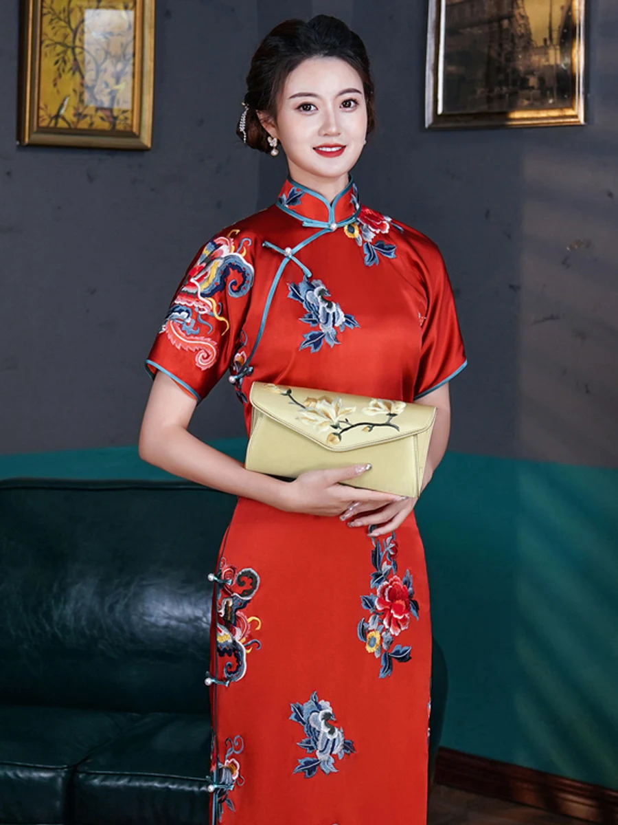 High-End Silk Embroidered Qipao Handbag Women's Handbag Wallet Handmade Floral Pattern Wedding Gift for Mom Clutch Bag