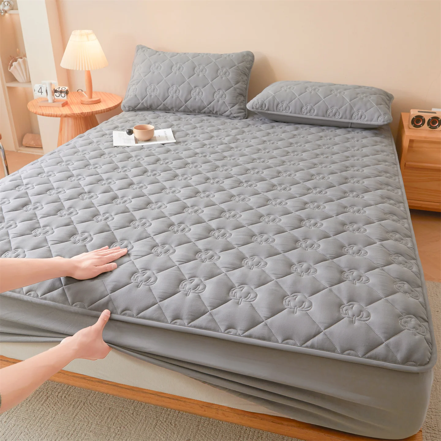 Solid Color Quilted Mattress Cover Thickened Bed Cover Single/Queen/King Mattress Pad Cotton lencol cama casal Soft Bed Sheets