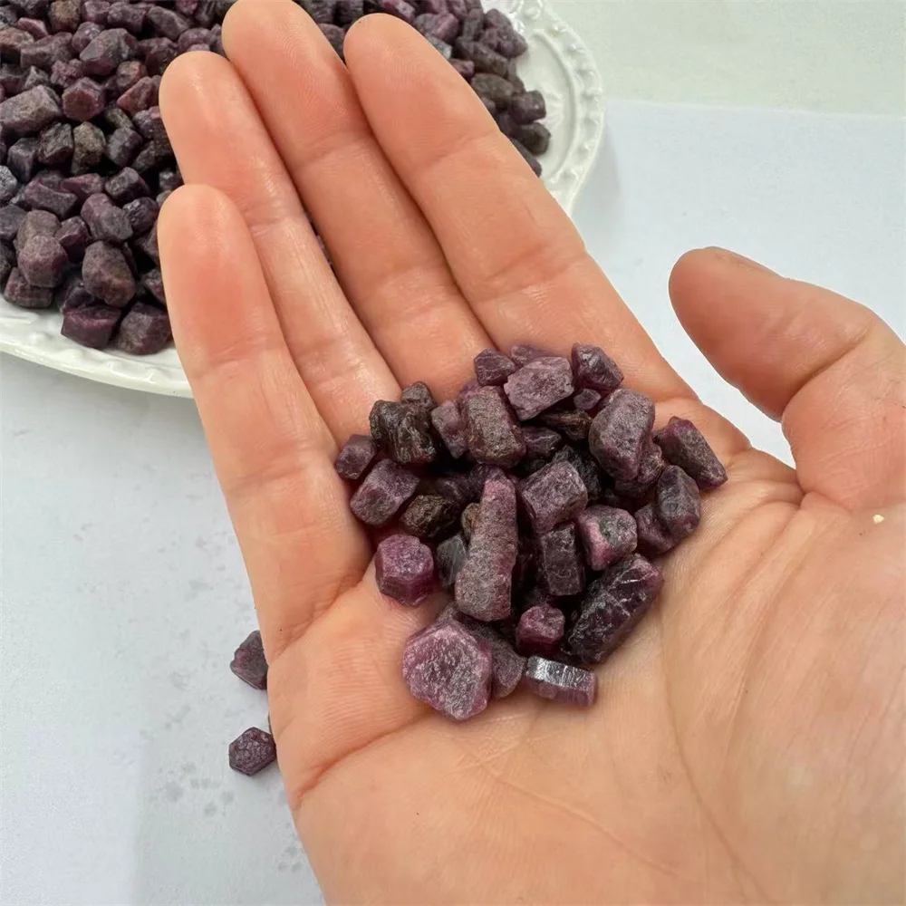 بلورات طبيعية اكسيد الالمونيوم الأحمر روبي الأحجار الكريمة الخام شفاء الريكي هدية ديكور المنزل غرفة ديكور #2