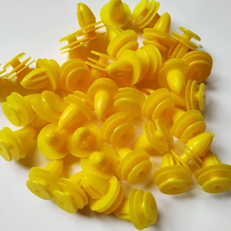 50pcs Yellow Plastic Rivet Car Door Trim Panel Clips For Volvo S40 S60 S80 Xc90 C30 C70 V40 V50 V60 Cross Country V70 Xc60 Xc70