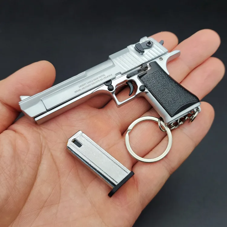 1:3 Plastic Handle Gold Desert Eagle Metal Miniature Toy Keychain Pendant Can Not Shooting Boy Birthday Gifts