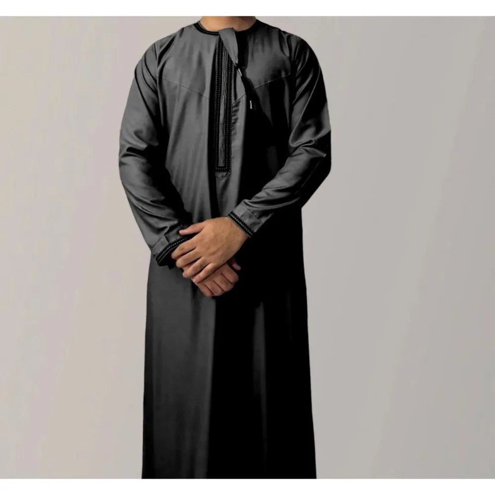 溢れる！ ソリッドカラーラウンドネック刺繍厚いタッセルローブ、アラビアサウジメンズ長袖スタイル目を引く