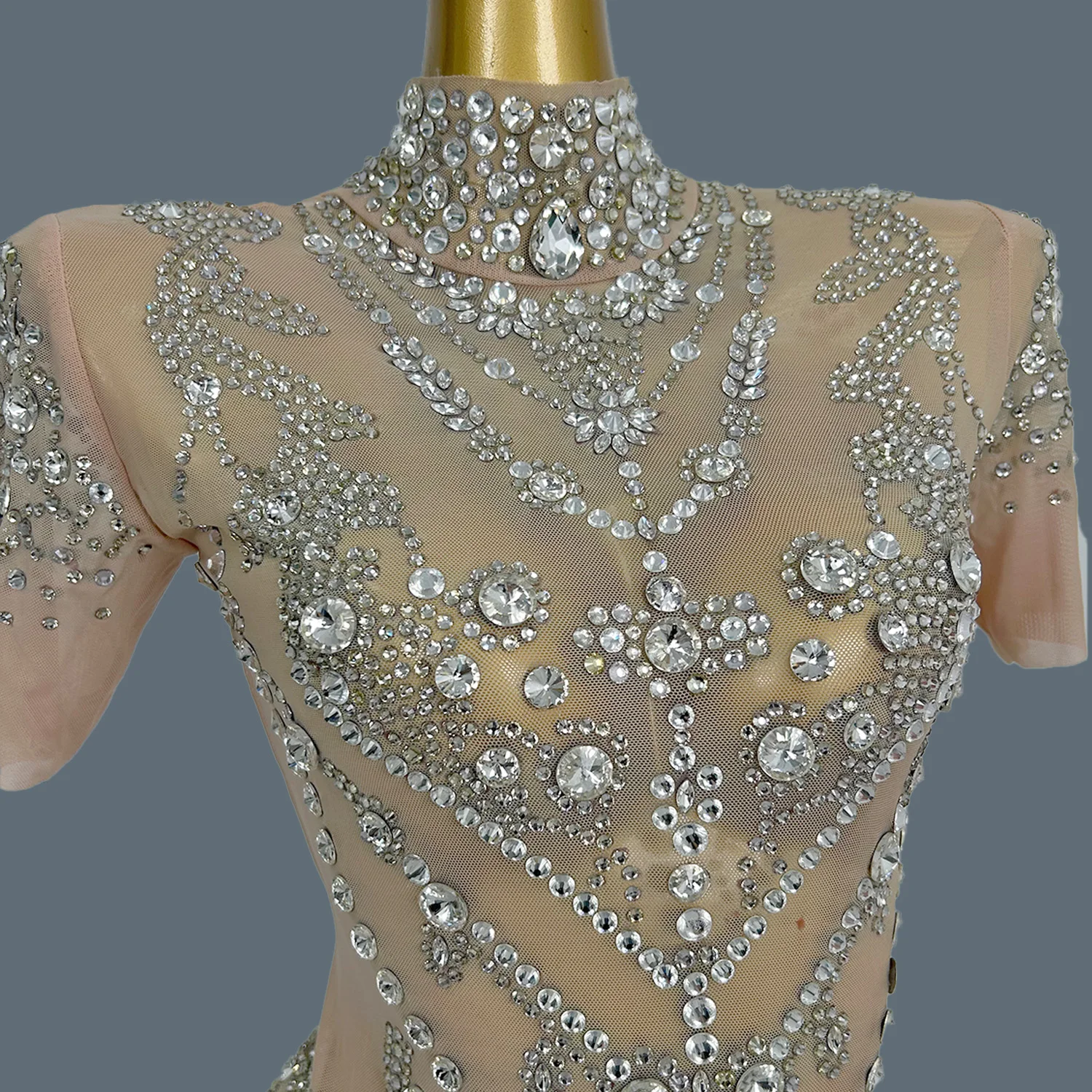 High-end Sparkly คริสตัลดูผ่านตาข่ายผู้หญิง Party พู่ชุดคลับ Latino Dance ชุด Sparkly ชุดสั้น