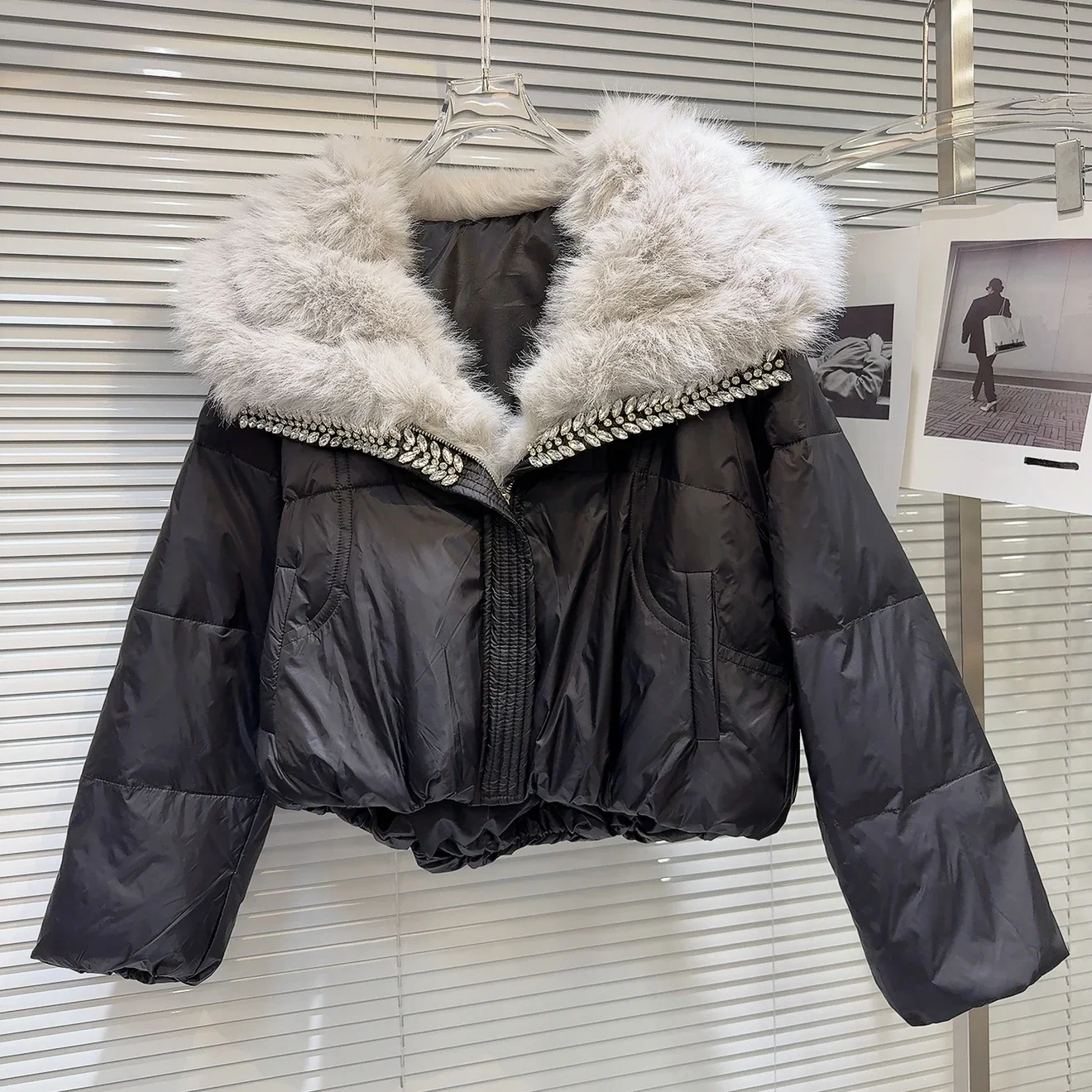 Chaqueta de plumón de pato blanco para mujer, Parkas cortas con cuello de piel y cuentas de diamantes de imitación, abrigo cálido que combina con todo, moda de otoño e invierno, 2024