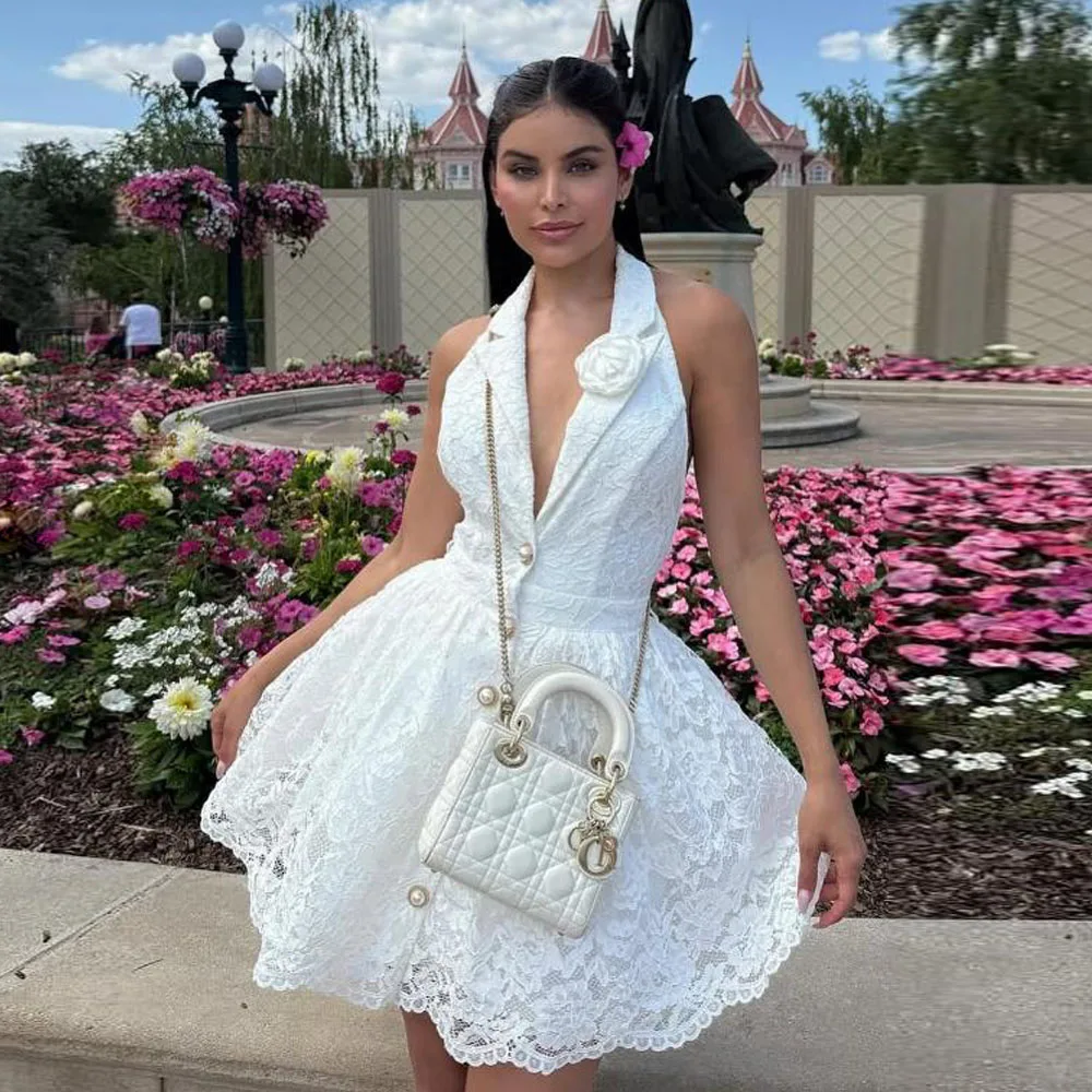 Vestidos de baile de renda com decote em V personalizados, mini vestido inchado com halter para mulheres, roupa casual floral branca