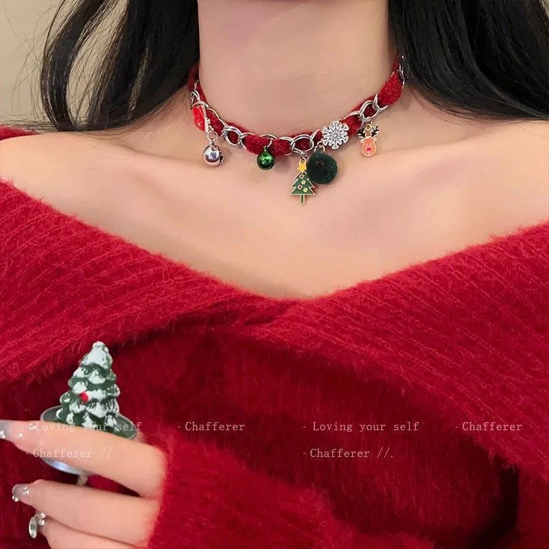 Atmospheric Christmas tree pendant, women's autumn and winter necklace, elegant Christmas choker