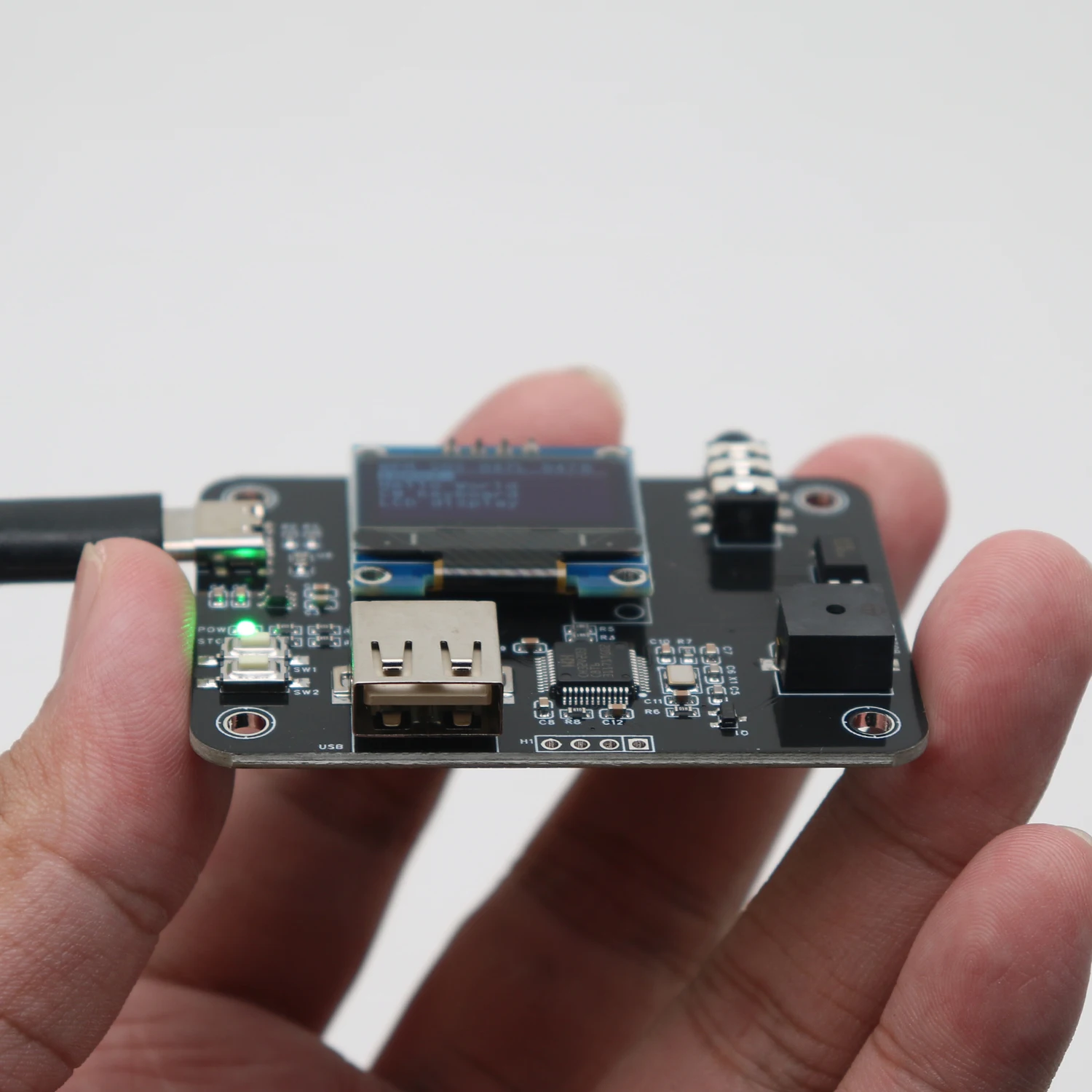 CW Keyboard with OLED Digital Display Morse Code Signals Input for Amateur Radio Transmission Computer USB Electronic Keyer