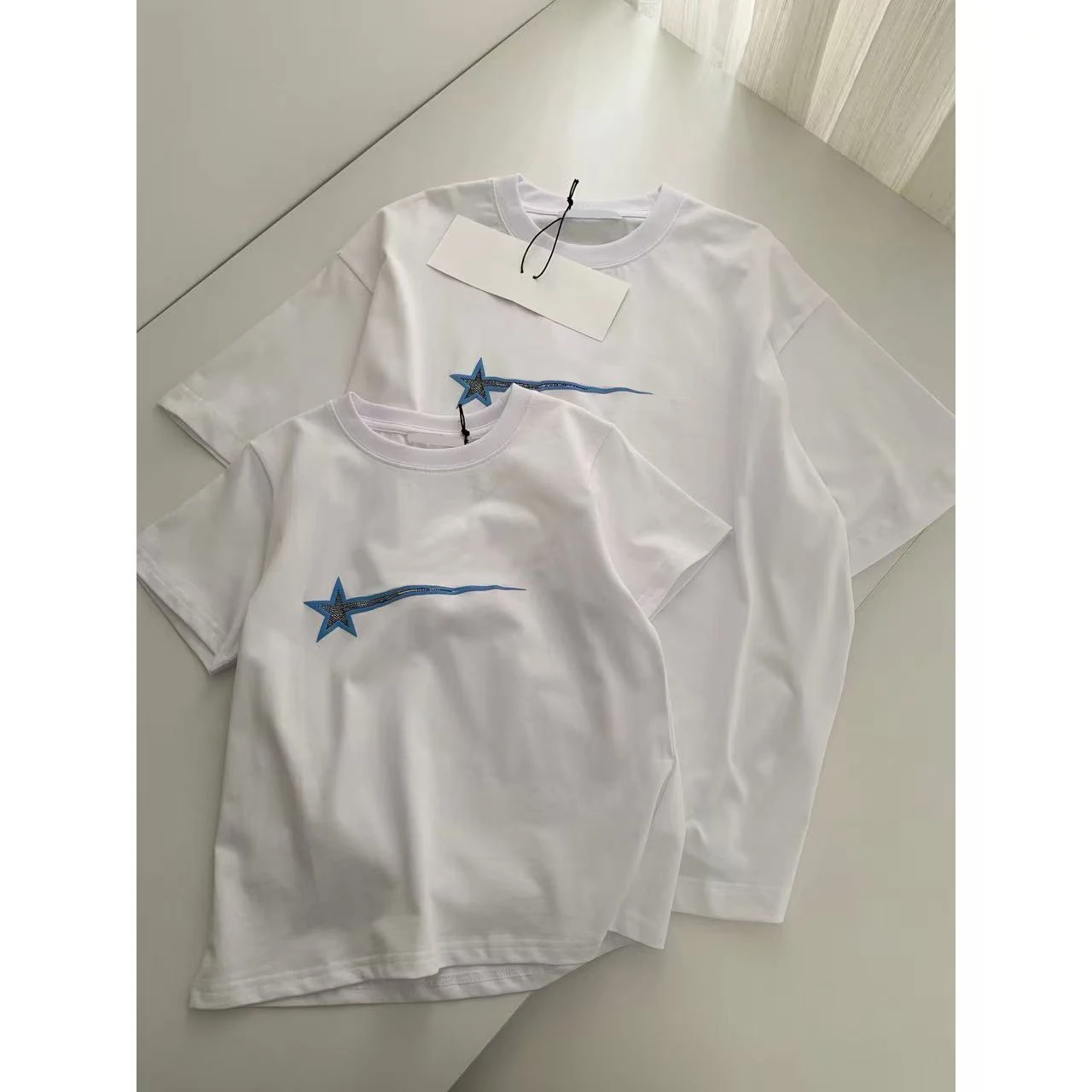 

Футболка унисекс KAILE в стиле ретро с принтом звезд и букв, с коротким рукавом, укороченная, повседневная, с круглым вырезом, для мужчин и женщин