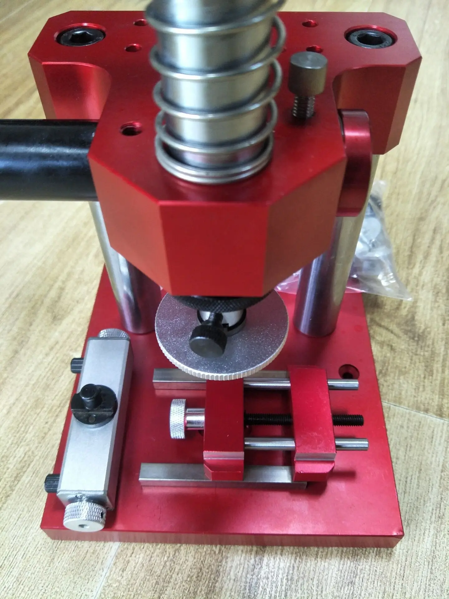 Watch tools, pry bottom gland all-in-one machine, open the back cover of the watch