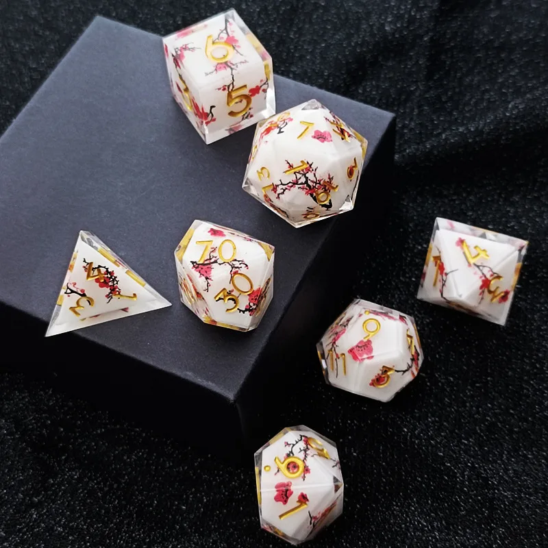 

Смоляные кубики-бабочки, кошачьи кубики, многогранники, прозрачные кубики-наклейки для подземелий и драконов, ролевая игра, Cthulhu COC, кубик из цветочной смолы