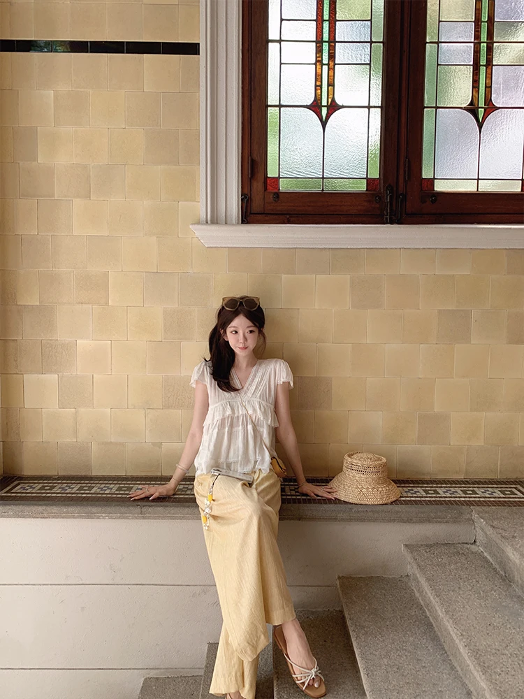 

Sweet Sle Cotton 00% Lace Trimmed Fly Sve irt Women's Loose Fit Summer irt Golden Musoom Brand V-ne ort Sve