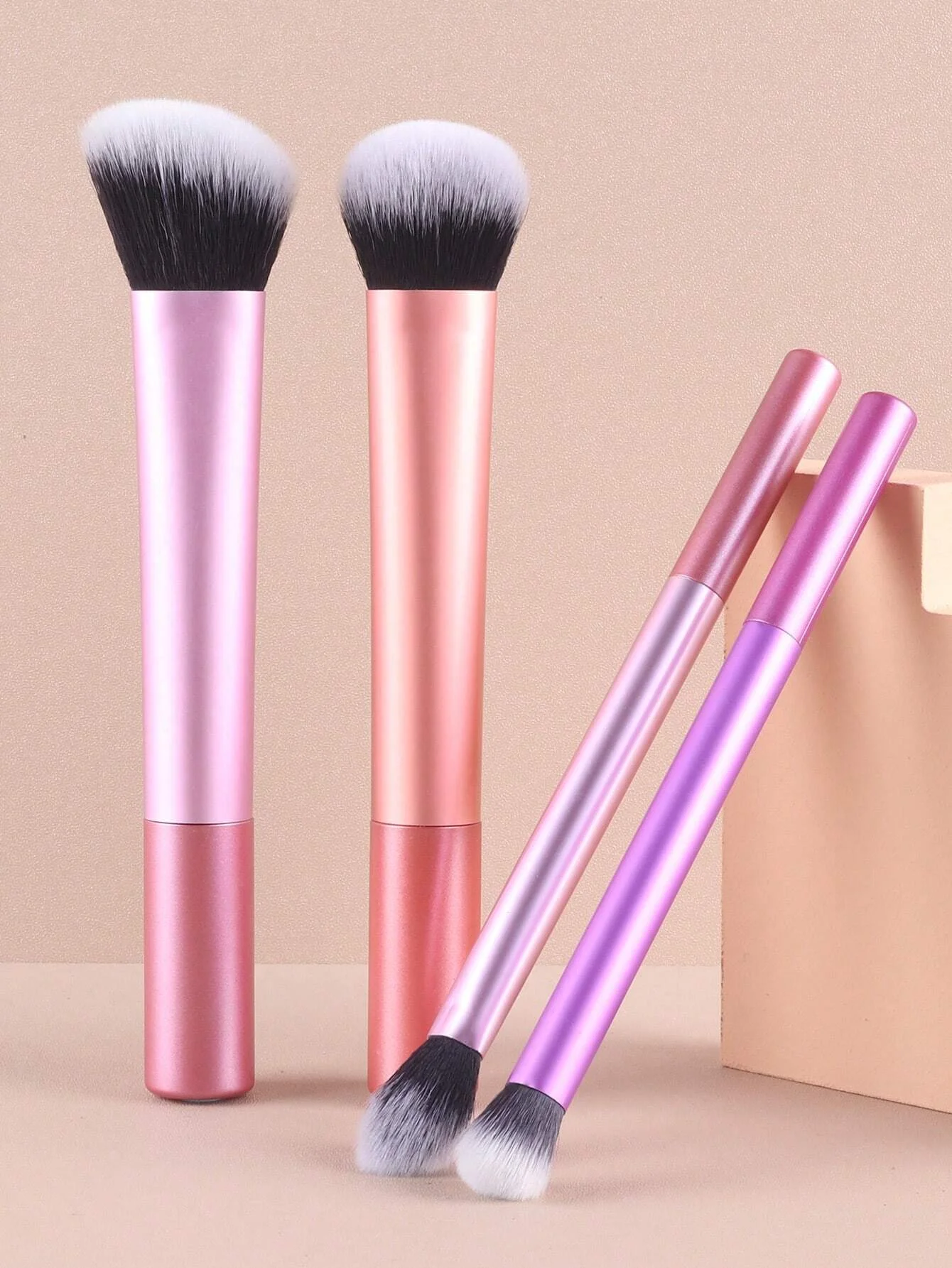 4pcs Contour Brush, Foundation Brush, Eye Shadow Brush, Concealer Brush Portable Set