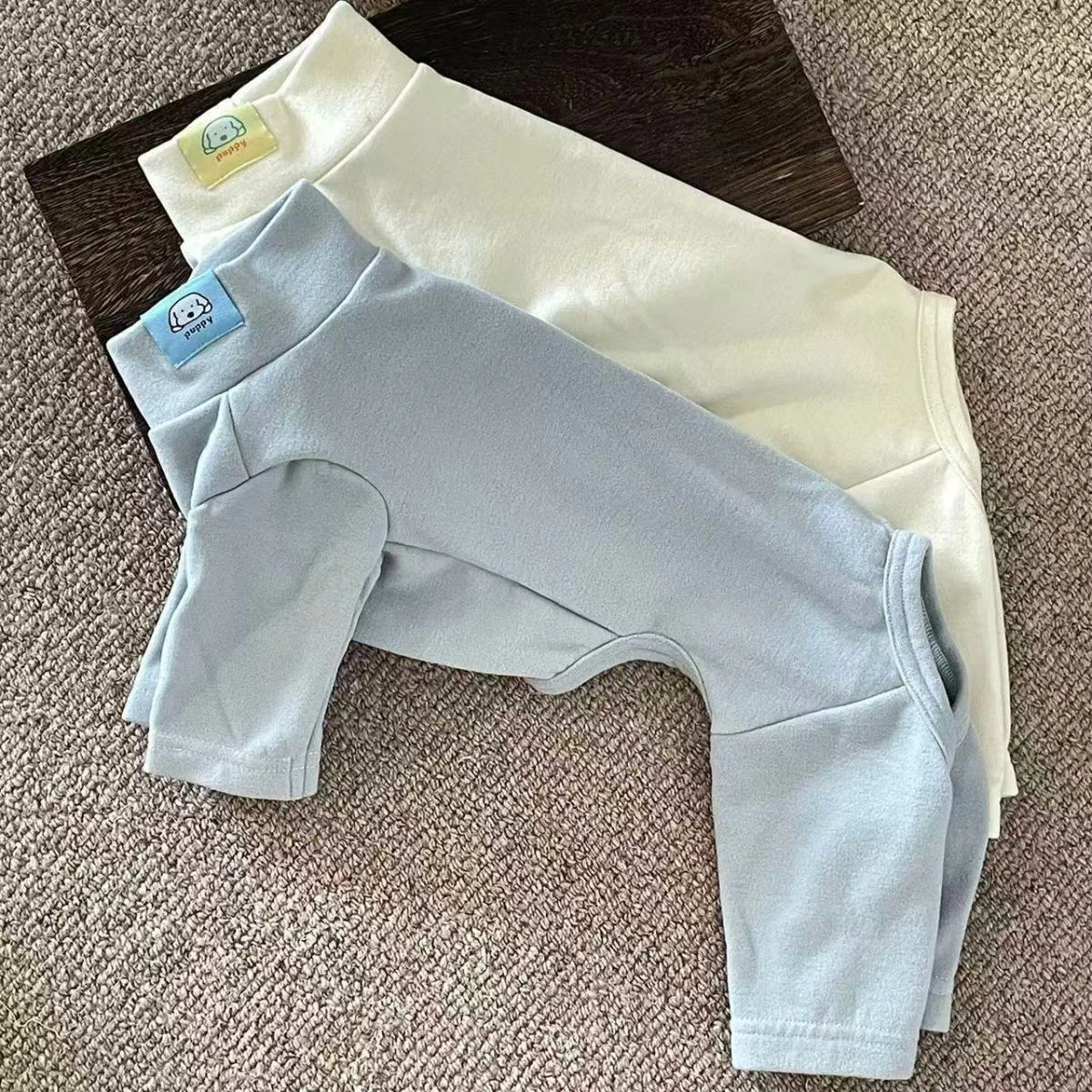 Hunde-Pyjama für Kleine und Mittelgroße Hunde Erholungsanzug Niedlicher Weicher Atmungsaktiver Welpen-Schlafanzug Dehnbarer Haustier-Pyjama – Detail 8