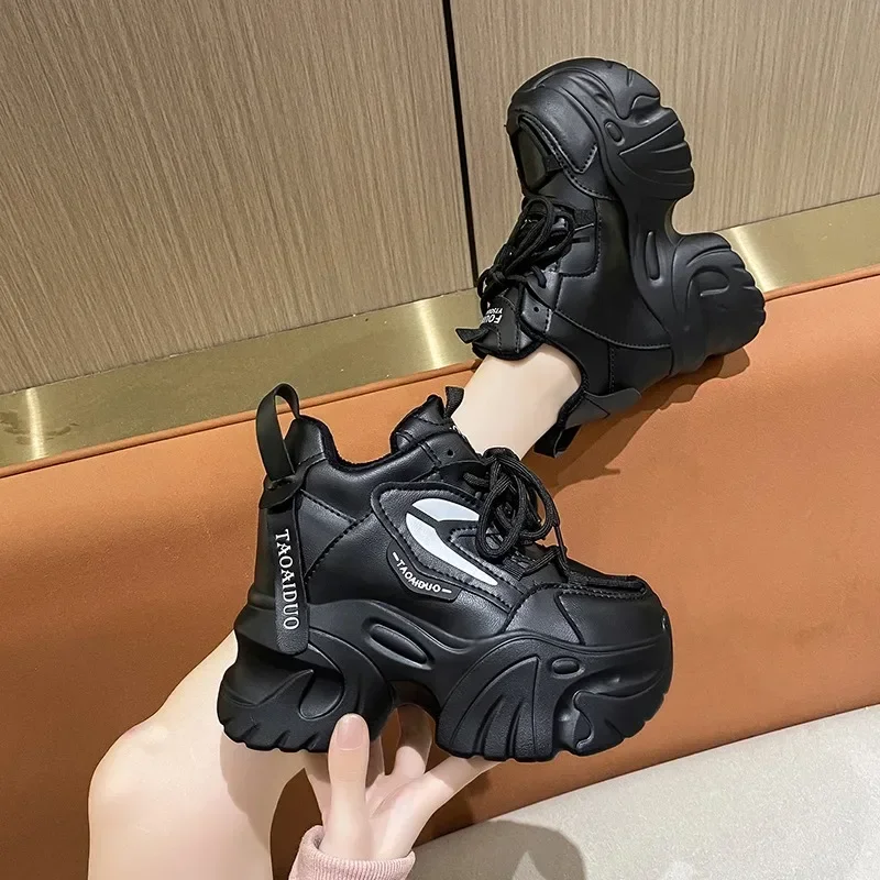 女性用厚手のレザースニーカー,隠しヒール,カジュアルスポーツシューズ,暖かい毛皮,厚底,10cm,冬,新品,2024