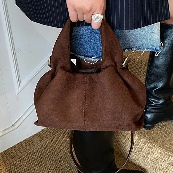 여성 패션 숄더백 2025 신상 소프트 매트 가죽 메신저 크로스바디 백 조절 가능한 스트랩 출퇴근 여행용