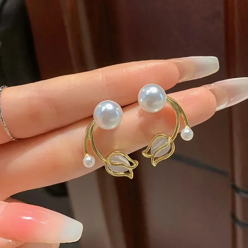 Luxury Gold Color Tulip Flower Opal Stud Earrings for Women Cute Pearl Clip Korea Earring Wedding Bride Jewelry Accessories Gift