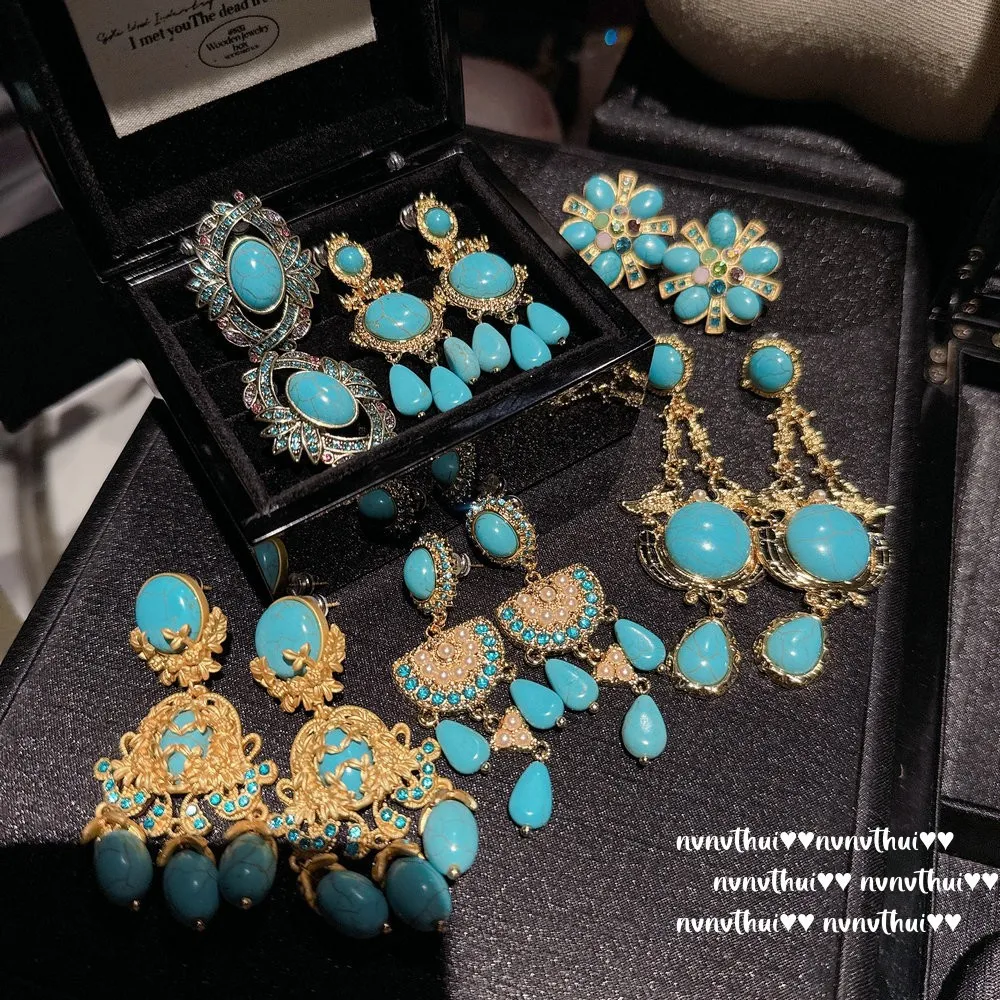 

Turquoise Teardrop-shaped Drop Earrings for Women Palace Style Hyperbole Jewelry Vintage Embossed Petals Eardrop Aretes De Mujer