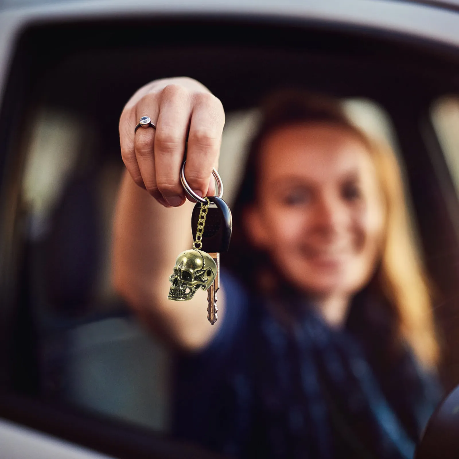 

Stylish Skull Keychain Pendant Brass Made Mini Key Ring Charm for Bag Car Hanging Decoration Craft Brass Keychain