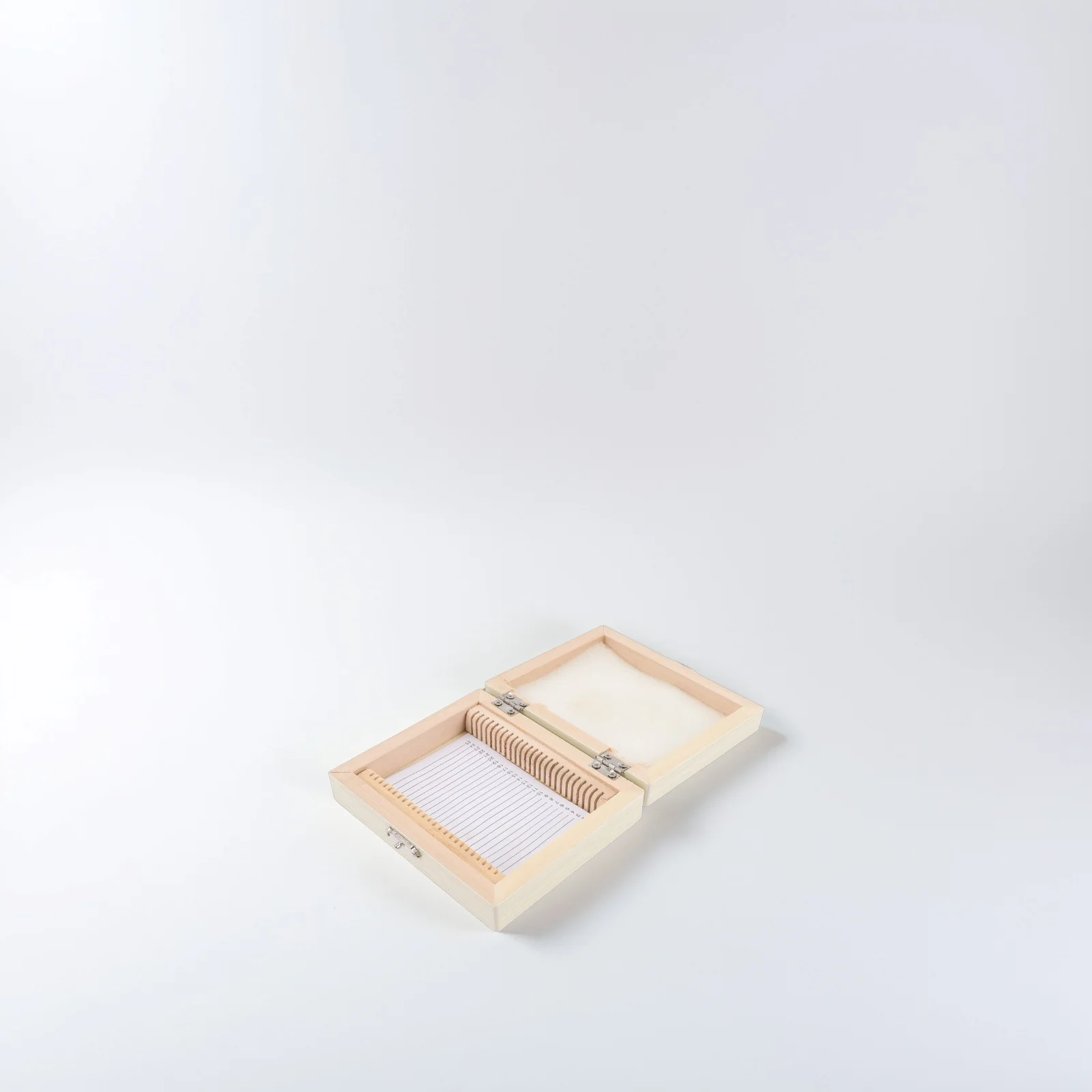 

Wooden Microscope Beige Storage Container Students Metal Buckle Large Capacity Portable Stable