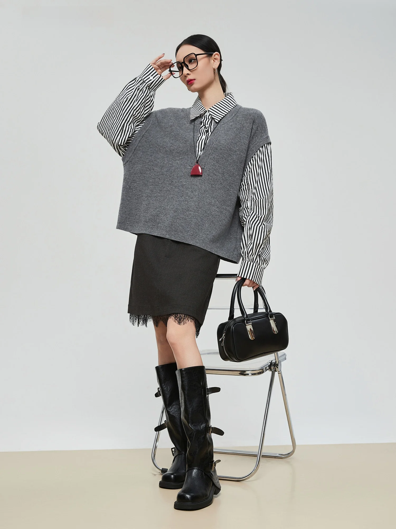 

Женский осенне-зимний повседневный комплект из двух предметов: свободный вязаный жилет в полоску и длинная блузка из полиэстера