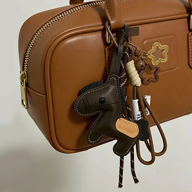 

Кожаный брелок-пони для рюкзака, персонализированный брелок для ключей от машины, подвеска для сумки, украшение для женской сумочки, подарок