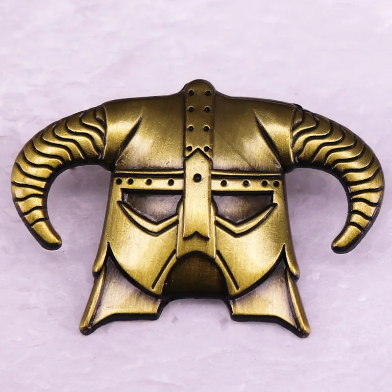 Elder and The Scrolls Brooch Goth Punk Game Same Warrior Mask Metal Pin Hat Bag Lapel Badge Collection Jewelry