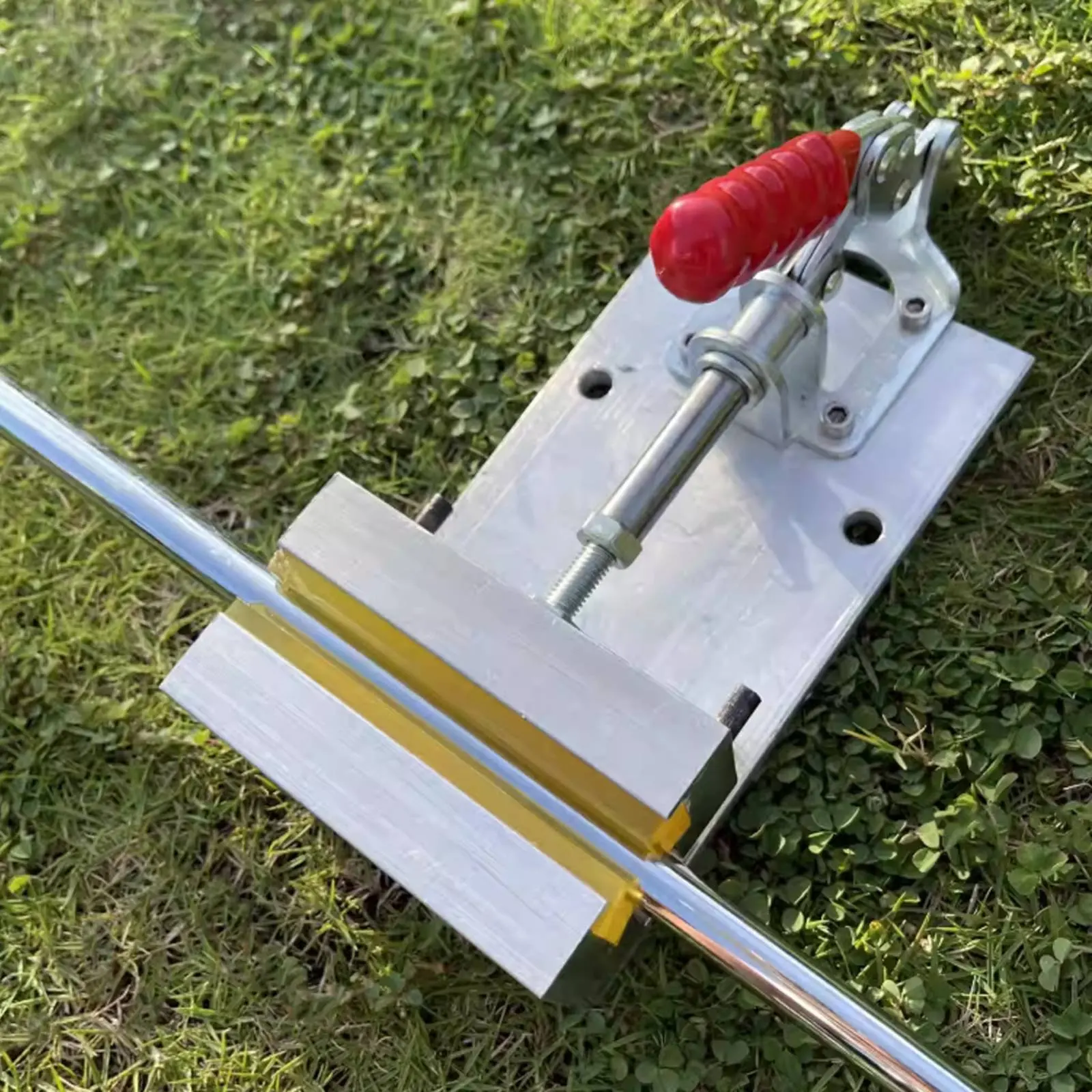 

Golf Shaft Vise Clamp Easy to Install Golf Club Vise Clamp Metal Body Quick Release for Golfers