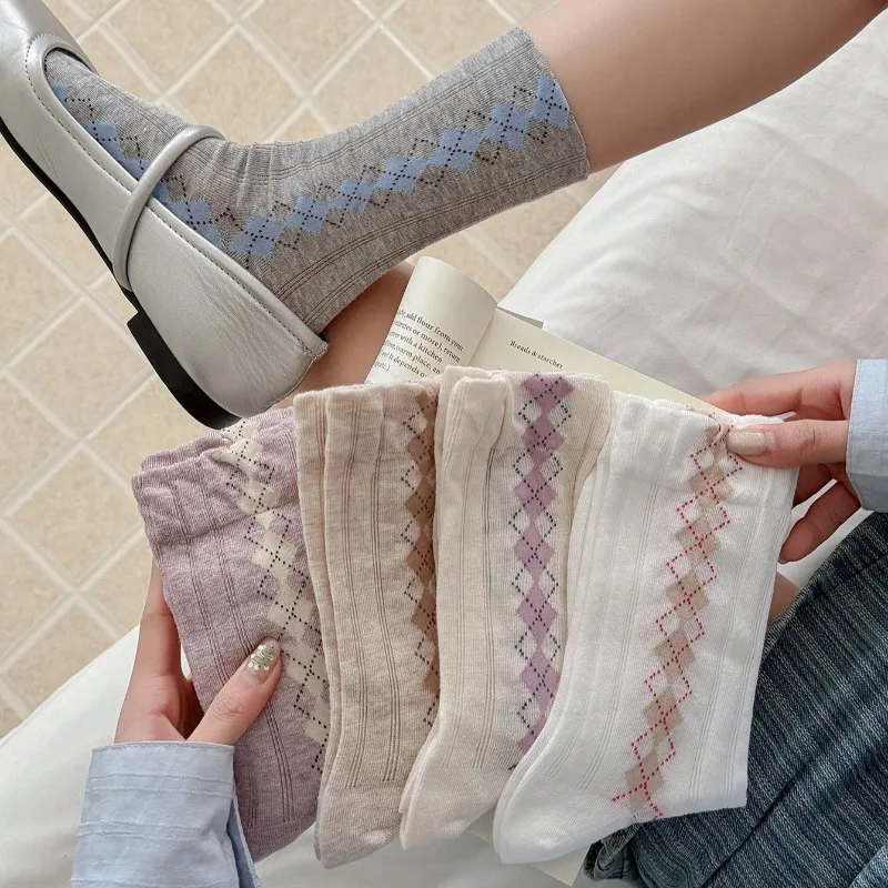 Damen Retro Lange Socken aus Baumwolle, Modische Neue Baumwoll-Argyle-Crew-Socken für Frauen, Atmungsaktive Dünne Frühlings- und Sommer-Damensocken