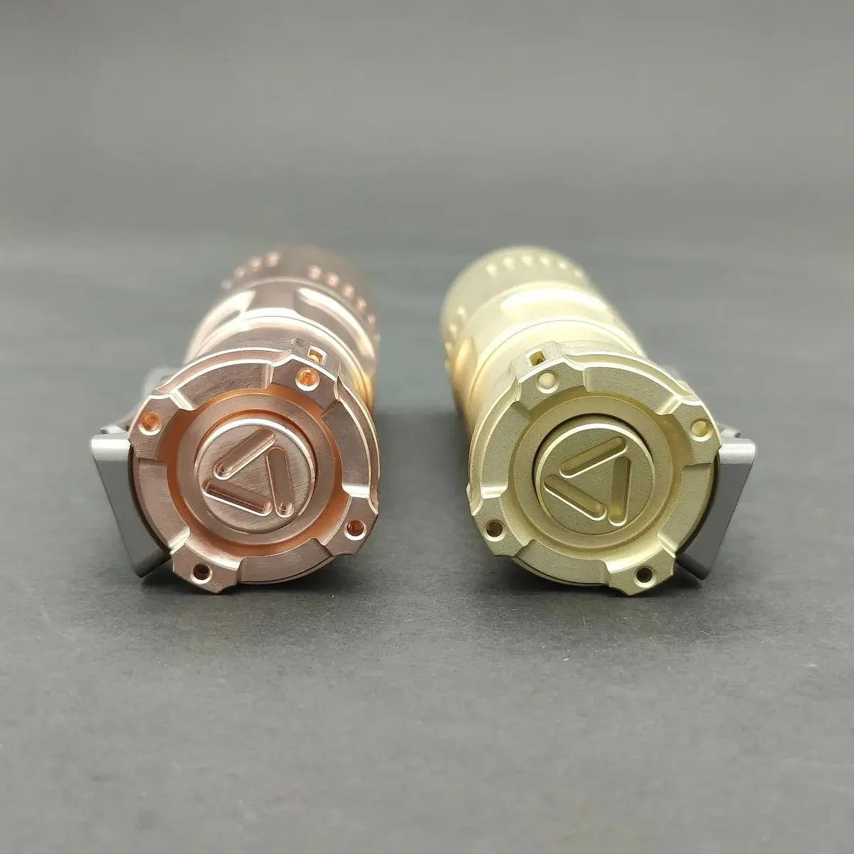 Специальный фонарик ReyLight Rook