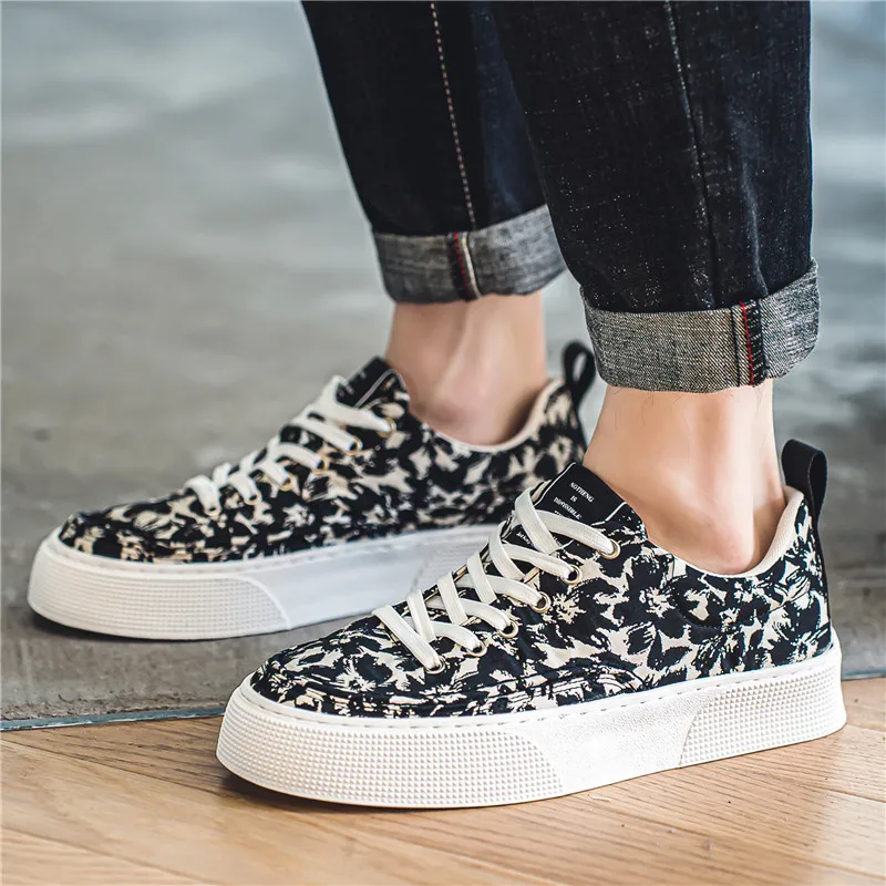 Men's Shoes 2023 Comfortable Breathable Canvas Shoes Thick Sole Korean Version Trend Versatile Fashion Elevated Casual Shoes