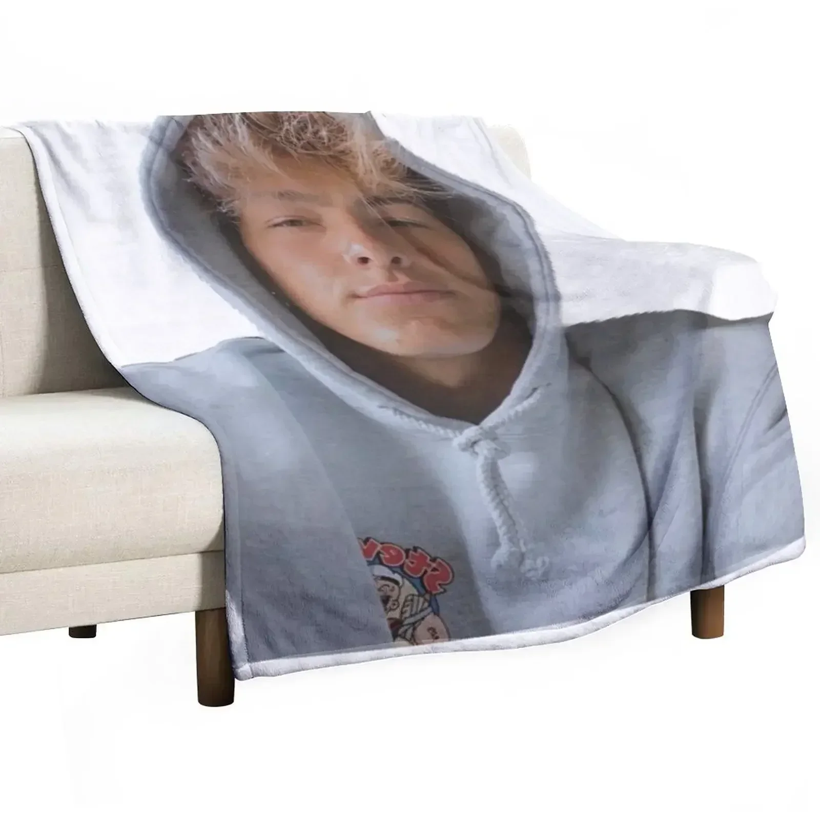 

Tayler holder Throw Blanket cosplay anime Giant Sofa Fashion Sofas Soft Beds Blankets