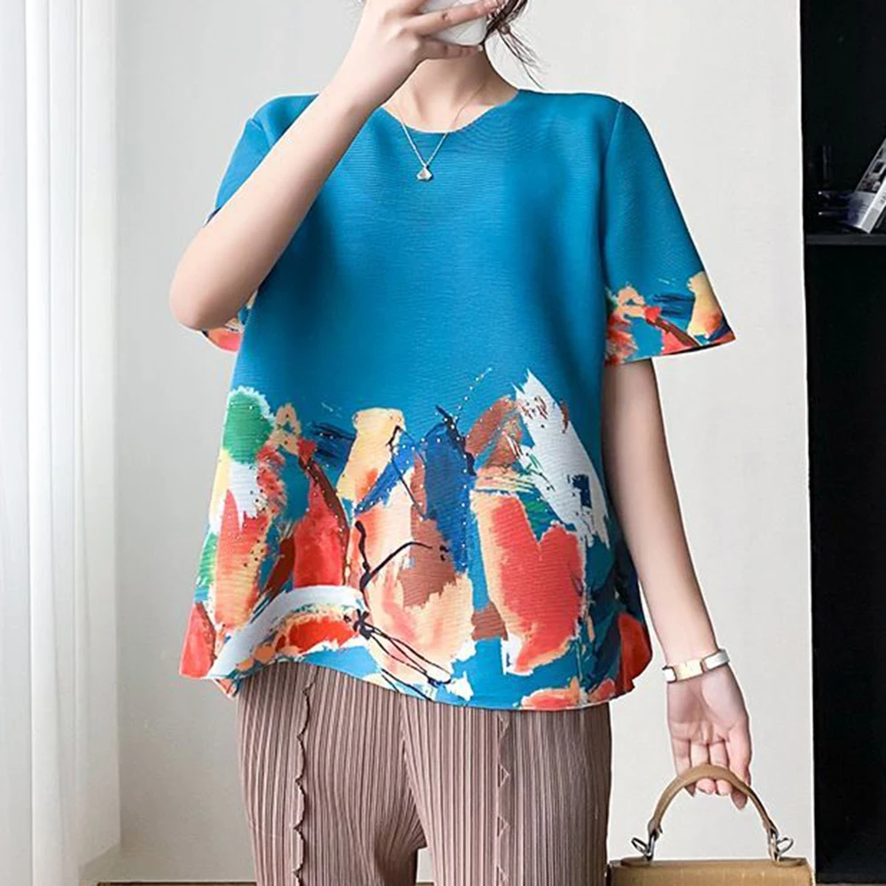 

Fashion and simplicity 2025 atmospheric fashionable loose and comfortable pleated round neck short-sleeved T-shirt women