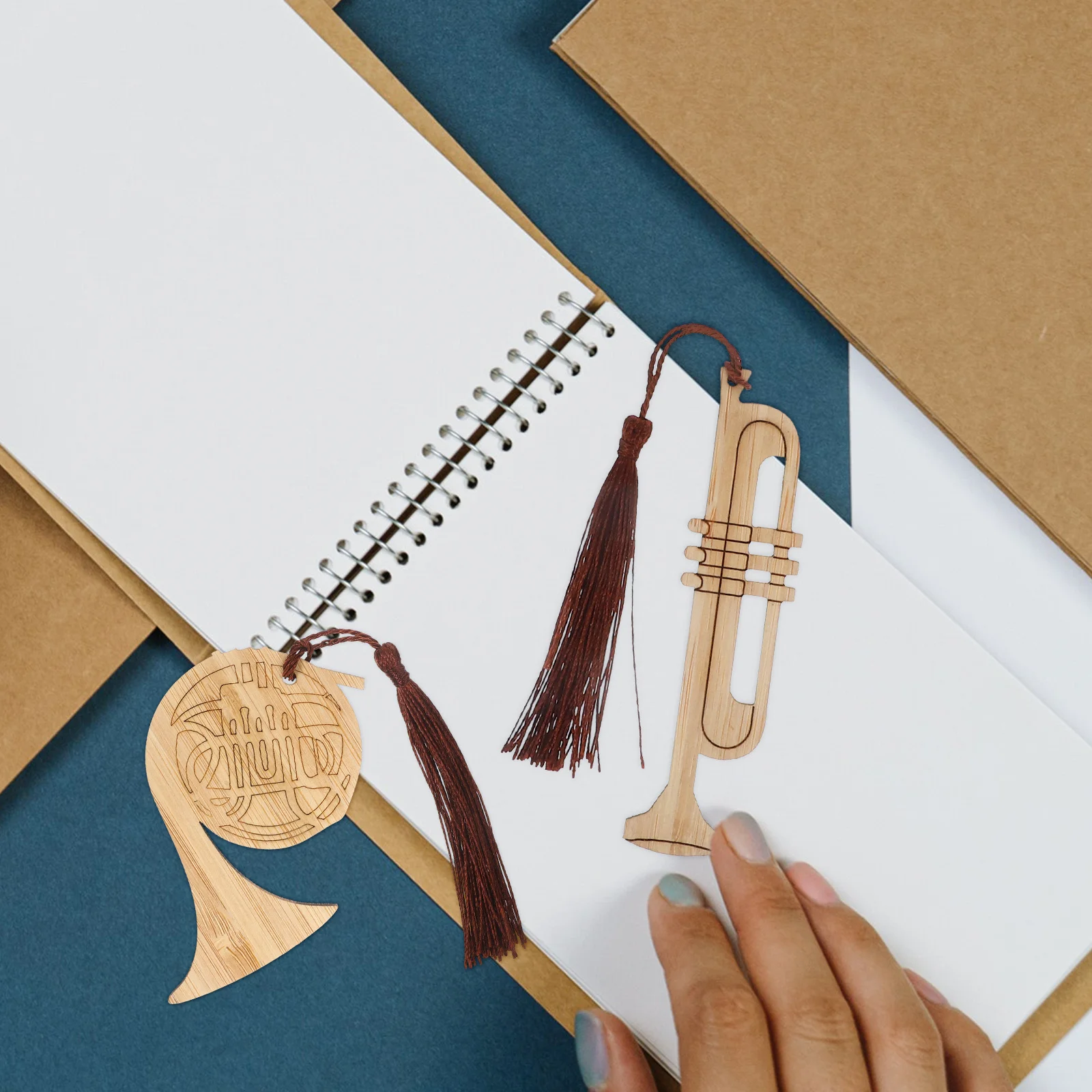 

5pcs Bamboo Bookmarks Instrument Modeling Tassel Design Reading Page Markers For Students Kids Decorative Book Gifts Exquisite