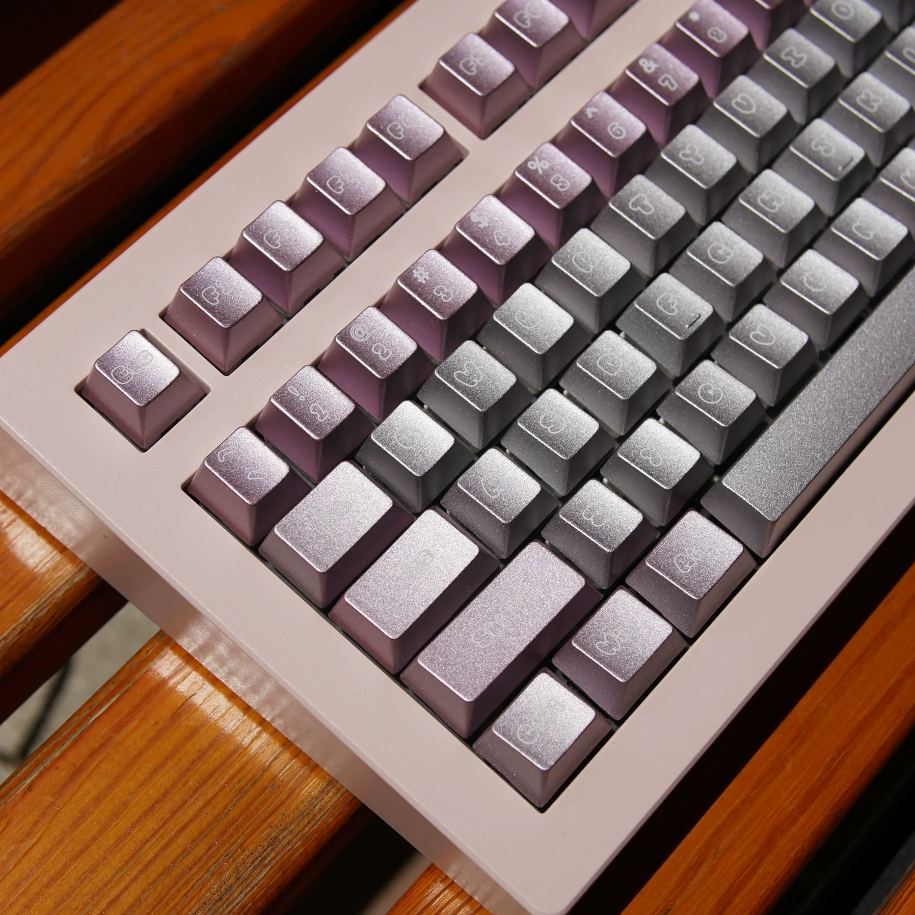 

Розовый металлический колпачок для клавиатуры из цинкового сплава, оригинальная высота, фиолетовый, высококачественный индивидуальный колпачок для клавиатуры 87/60