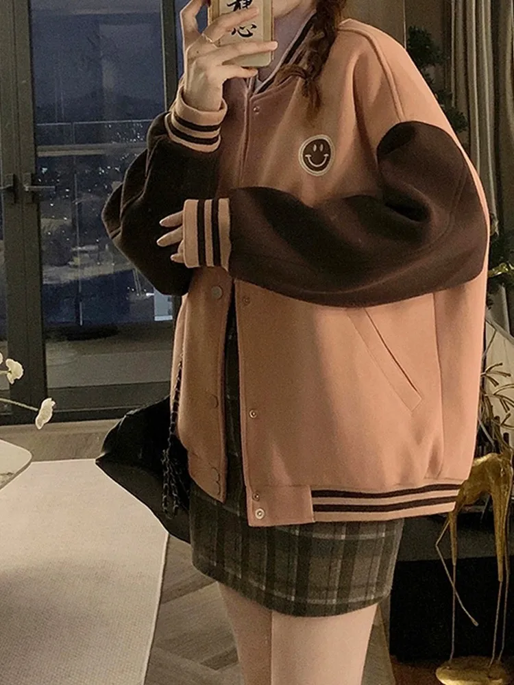 

Бейсбольные куртки для подростков и женщин: летние, в стиле хиппи, ульчжан, плиссированные, на молнии, со съемными 3D-элементами, в университетском стиле, с декорированным подолом, в клетку