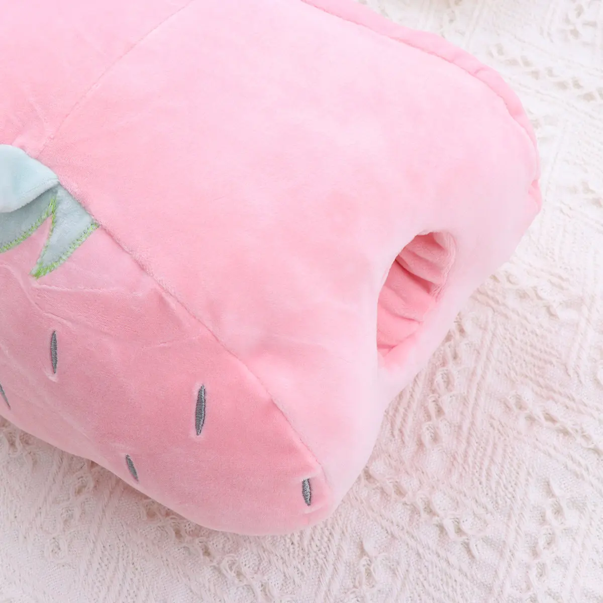 

Strawberry Hand Warmer Pillow Soft Portable Warm Household Item Cozy Winter Use Cartoon Pattern Funny Design Warmer