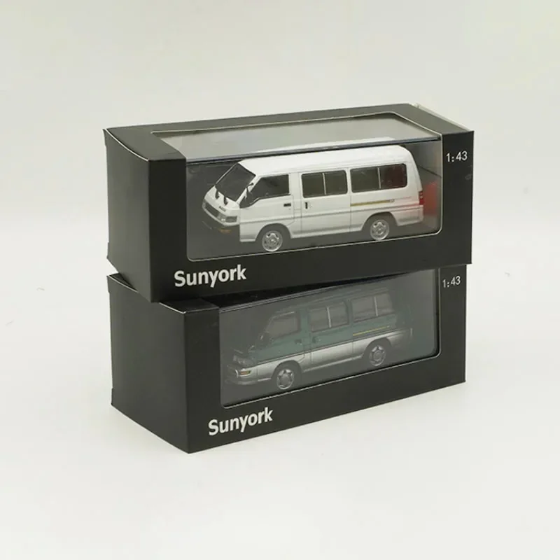 Diecast 1:43 Scale Delica Van Simulation Alloy Car Model Toy Collectible Souvenir