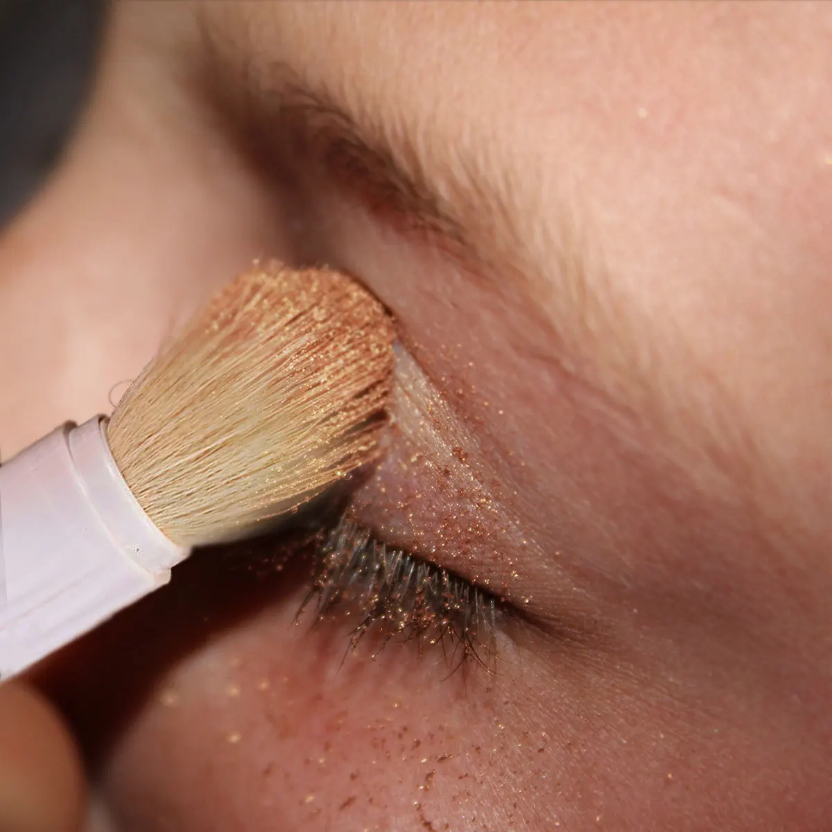 Zestaw 4 w 1 Przenośny, Wysuwany, Dwustronny, Wielofunkcyjny Zestaw Pędzli do Makijażu z Pojemnikiem do Przechowywania, Pokrywką, Biały