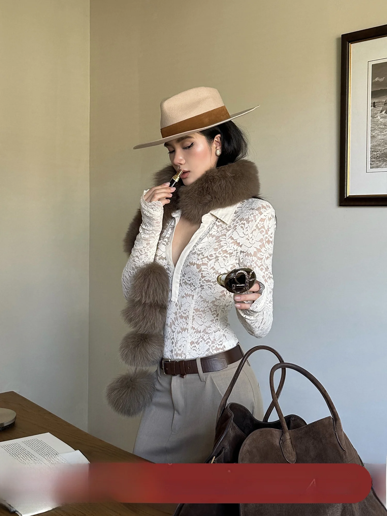 

Slimming Lace V-Ne Long Sve T-irt Women's Autumn Faion Sexy Tight Fit Top Rovente Nylon Spandex Knitted Color