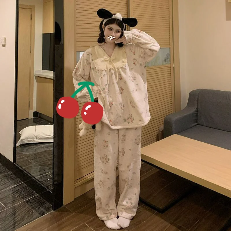 

Новый популярный комплект пижам из кораллового флиса для женщин: осенне-зимний, с милым цветочным принтом, в стиле принцессы, теплый, уютный, для дома и отдыха, для сна