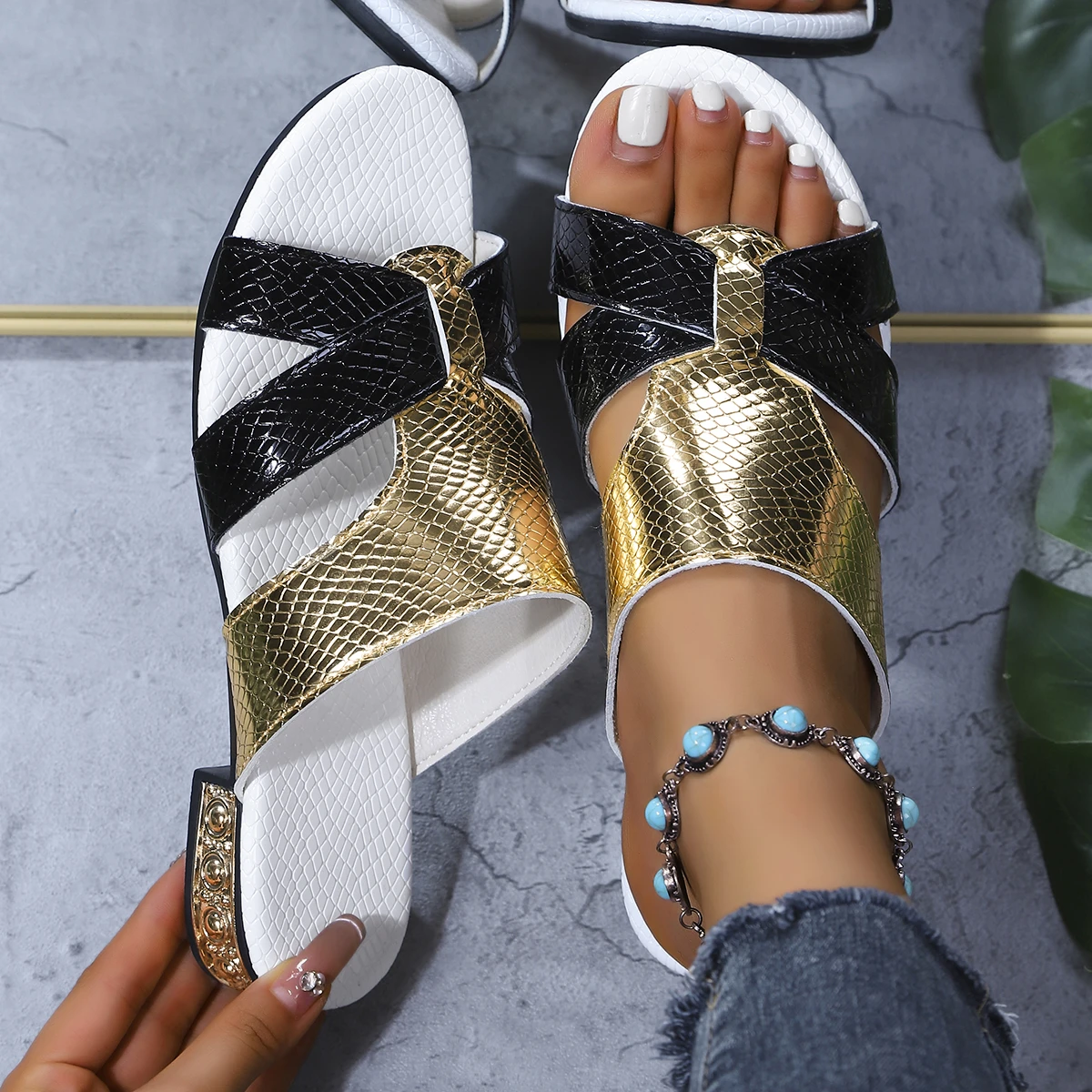 ΠΠΎΠ»ΠΎΡΠΈΡΡΠ°Ρ ΠΆΠ΅Π½ΡΠΊΠ°Ρ ΠΎΠ±ΡΠ²Ρ Π½Π° ΠΎΡΠΊΡΡΡΠΎΠΉ ΠΏΠ»ΠΎΡΠΊΠΎΠΉ ΠΏΠΎΠ΄ΠΎΡΠ²Π΅, ΠΊΠΎΠΆΠ°Π½ΡΠ΅ ΡΠ°Π½Π΄Π°Π»ΠΈΠΈ, ΡΠ°ΠΏΠΎΡΠΊΠΈ Π΄Π»Ρ Π²Π°Π½Π½ΠΎΠΉ, ΠΏΠ»ΡΠΆΠ½Π°Ρ ΠΎΠ±ΡΠ²Ρ, ΡΠ΄ΠΎΠ±Π½ΡΠ΅ ΡΠ°Π½Π΄Π°Π»ΠΈΠΈ Π±Π΅Π· ΡΠ½ΡΡΠΎΠ²ΠΊΠΈ Π΄Π»Ρ ΠΆΠ΅Π½ΡΠΈΠ½, ΠΆΠ΅Π½ΡΠΊΠΈΠ΅ ΡΠ»Π΅ΠΏΠ°Π½ΡΡ ΠΠΎΠ»ΠΎΡΠΈΡΡΠ°Ρ ΠΆΠ΅Π½ΡΠΊΠ°Ρ ΠΎΠ±ΡΠ²Ρ Π½Π° ΠΎΡΠΊΡΡΡΠΎΠΉ ΠΏΠ»ΠΎΡΠΊΠΎΠΉ ΠΏΠΎΠ΄ΠΎΡΠ²Π΅, ΠΊΠΎΠΆΠ°Π½ΡΠ΅ ΡΠ°Π½Π΄Π°Π»ΠΈΠΈ, ΡΠ°ΠΏΠΎΡΠΊΠΈ Π΄Π»Ρ Π²Π°Π½Π½ΠΎΠΉ, ΠΏΠ»ΡΠΆΠ½Π°Ρ ΠΎΠ±ΡΠ²Ρ, ΡΠ΄ΠΎΠ±Π½ΡΠ΅ ΡΠ°Π½Π΄Π°Π»ΠΈΠΈ Π±Π΅Π· ΡΠ½ΡΡΠΎΠ²ΠΊΠΈ Π΄Π»Ρ ΠΆΠ΅Π½ΡΠΈΠ½, ΠΆΠ΅Π½ΡΠΊΠΈΠ΅ ΡΠ»Π΅ΠΏΠ°Π½ΡΡ