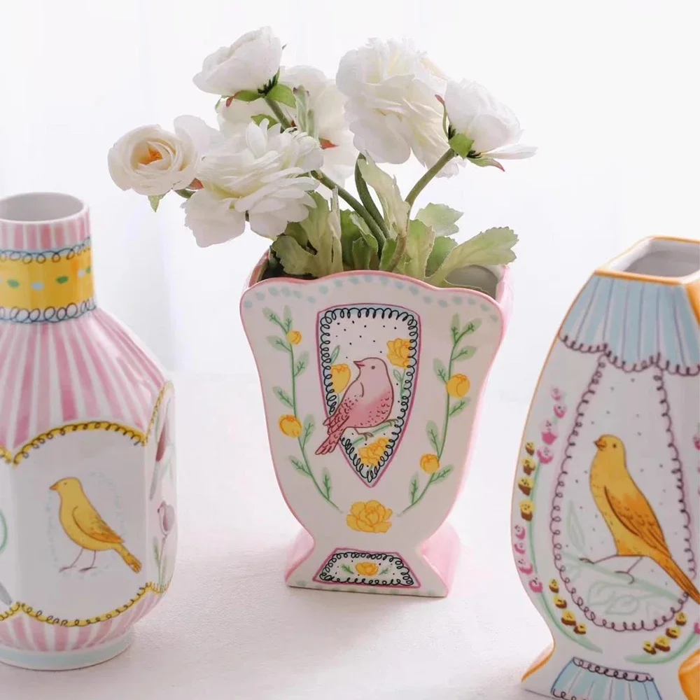 Creative French Elegant Ceramic Vase Bird with Roses Romantic Fish Shape Art Vase Living Room Dining Table Decoration Ornament