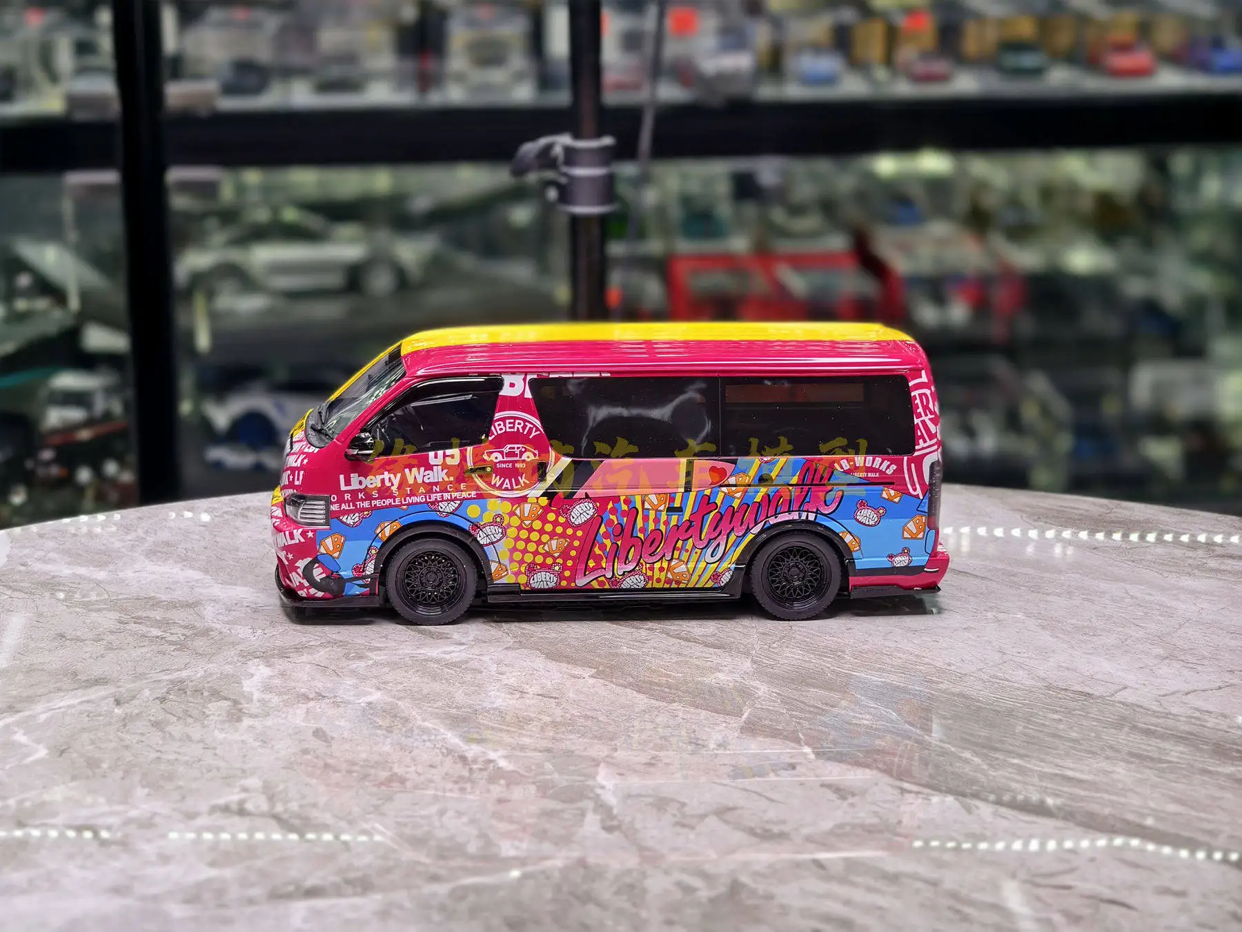 OTTO 1:18 Hiace LBWK OT1320 MPV Simulation Limited Edition Resin Metal Static Car Model Toy Gift