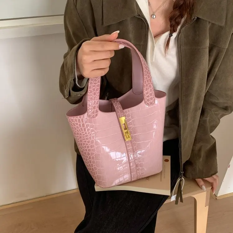 

Noble Fashion Leather Ladies Bag Luxury Paris Trendy Bag Casual Vintage Tote Bag High End Crossbody Hand Bag