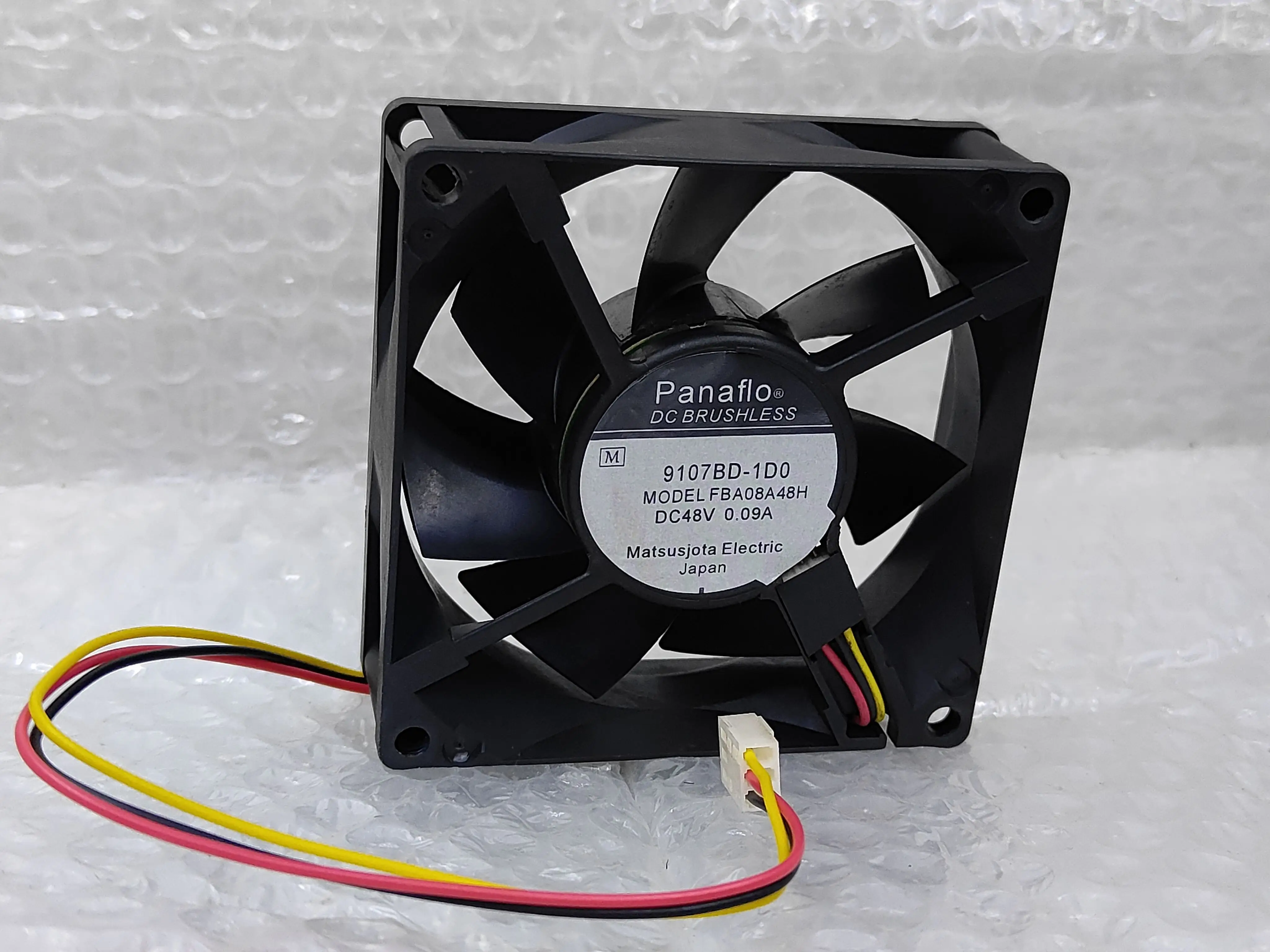 

BA08A48H DC 48V 0.09A 80X80x25mm 3-Wire Cooling Fan